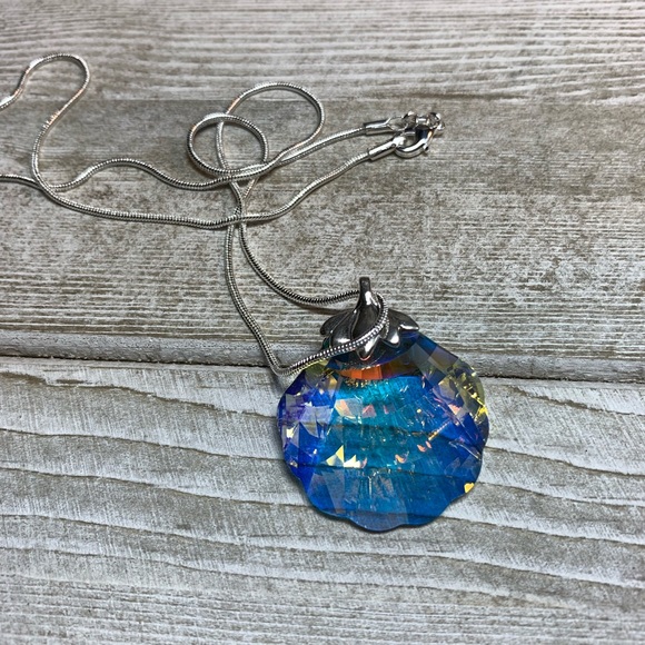 Handmade Swarovski Crystal “Seashell AB” Necklace - Picture 3 of 6